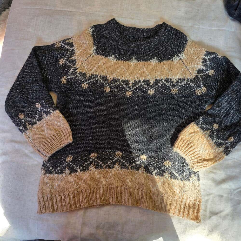 100% Mohair Fair Isle Sweater Women's Gray Tan Crewneck Cabincore Retro